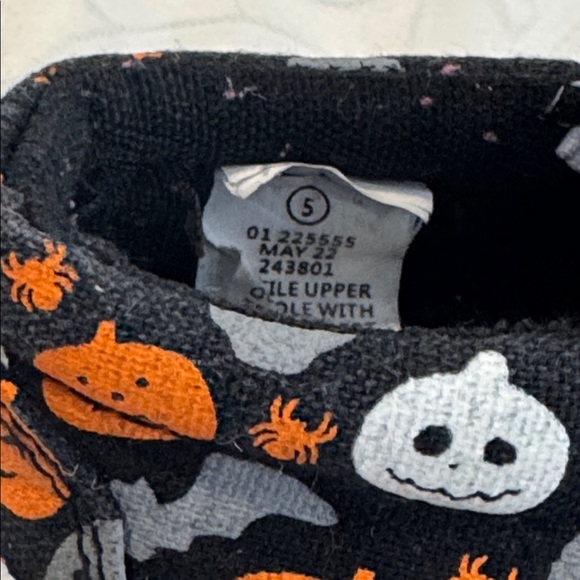 🌟3/$15🌟 🎃 Tommy Bahama Slip On Sneakers. Size 5. - Picture 8 of 8